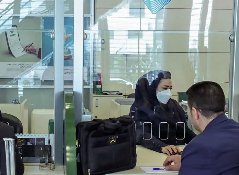 بانک‌ها در شرایط جنگی کنار مردم هستند یا مقابل آنها؟ / آیا بانک مرکزی صدای مردم را می‌شنود؟