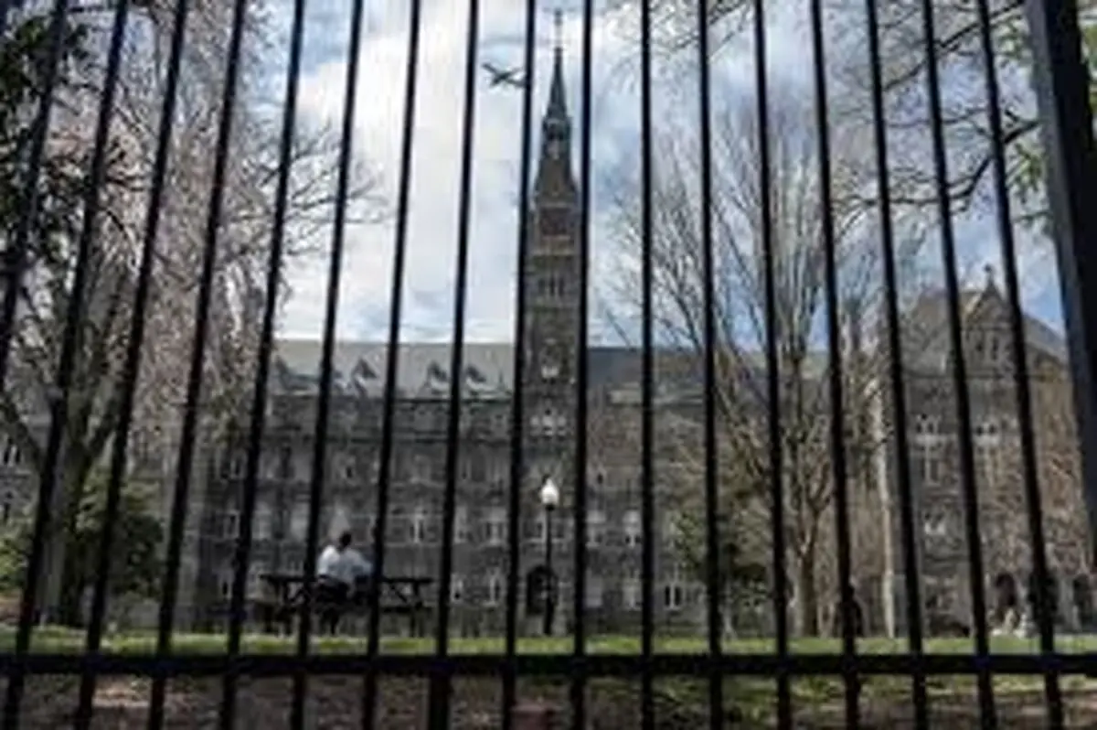 اخراج استاد آمریکایی از دانشگاه به خاطر ایران