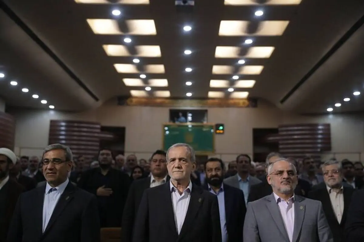 پزشکیان: اگر مردم باشند، هیچ قدرتی نمی‌تواند ما را زمین‌گیر کند

