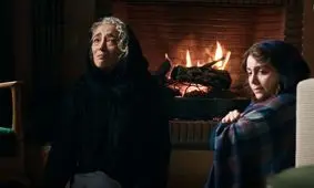  ژست صمیمی «مریم و هما» سریال تاسیان در پشت صحنه 