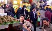 فشار معیشتی به محله های مرفه پایتخت رسید؛ سبد رایگان میوه های درجه دو و سه تره بارها در مناطق شمال شهر