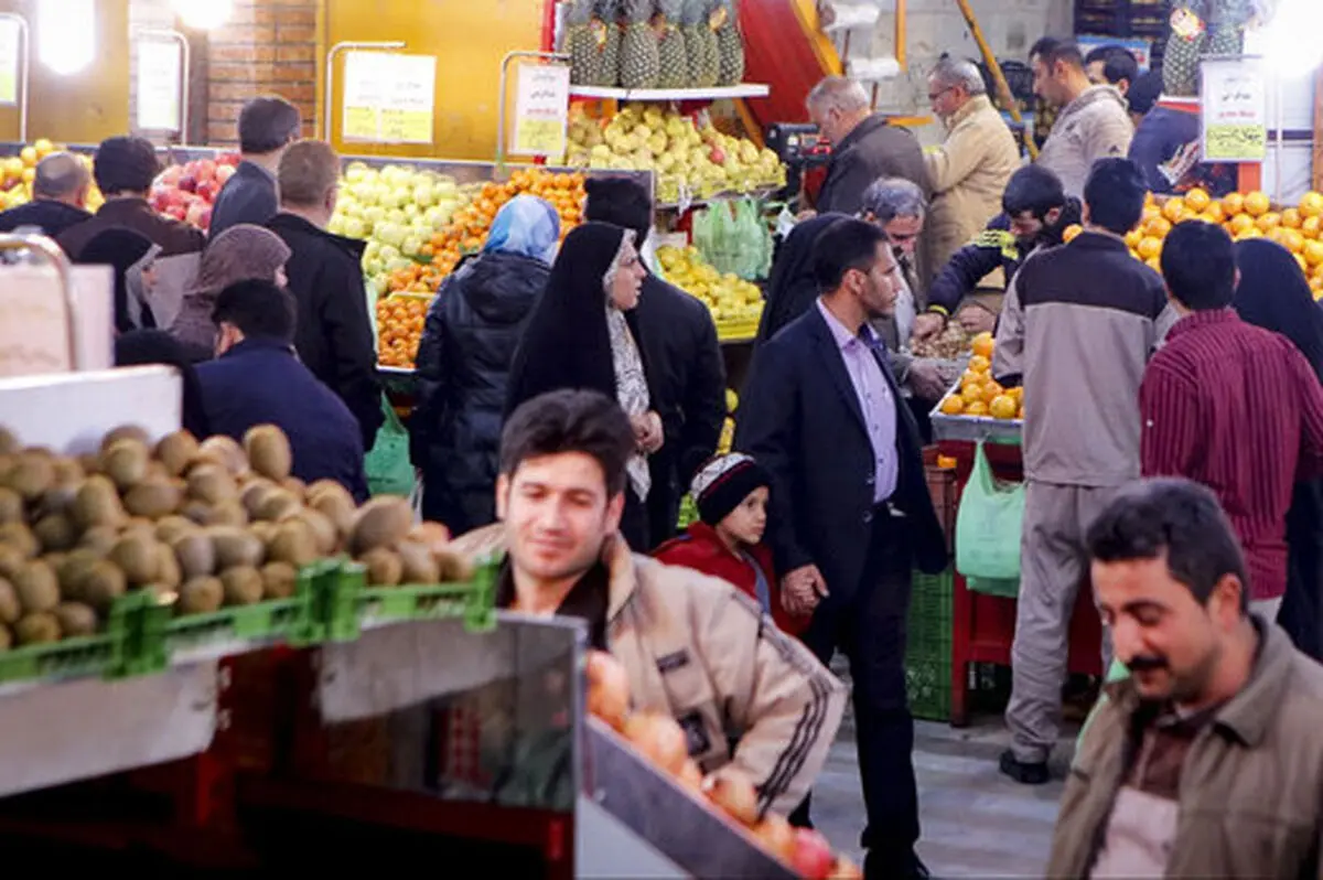 فشار معیشتی به محله های مرفه پایتخت رسید؛ سبد رایگان میوه های درجه دو و سه تره بارها در مناطق شمال شهر