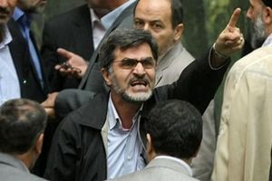 کوچک زاده بود که در مجلس فریاد زد «مرگ بر فریدون»