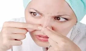 با جوش‌ های روی بینی چه کنیم؟