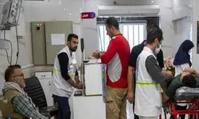 خدمات درمانی ارتش تا پایان بازگشت زائران در مرزها ادامه دارد/ راه‌اندازی بیمارستان صحرایی ۳۲ تخت‌خوابی سپاه پاسداران در مرز مهران


