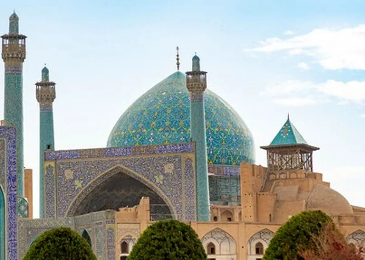 ریزش کاشی‌های مسجد امام بر اثر حمله دشمن/ آسیب به کارخانه تاریخی نوین شهرضا
