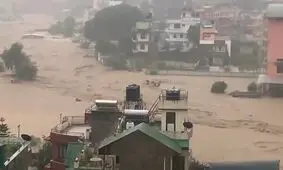 ۶۰ کشته در پی وقوع سیل و رانش زمین در نپال و هند