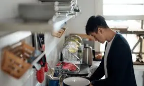 «در خانه ماندن»؛ شغل «تمام وقت» جوانان چینی