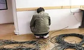 دستگیری یک سارق سیم برق درفلاورجان