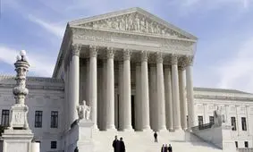 دیوان عالی آمریکا علیه حق زنان برای سقط جنین حکم داد

