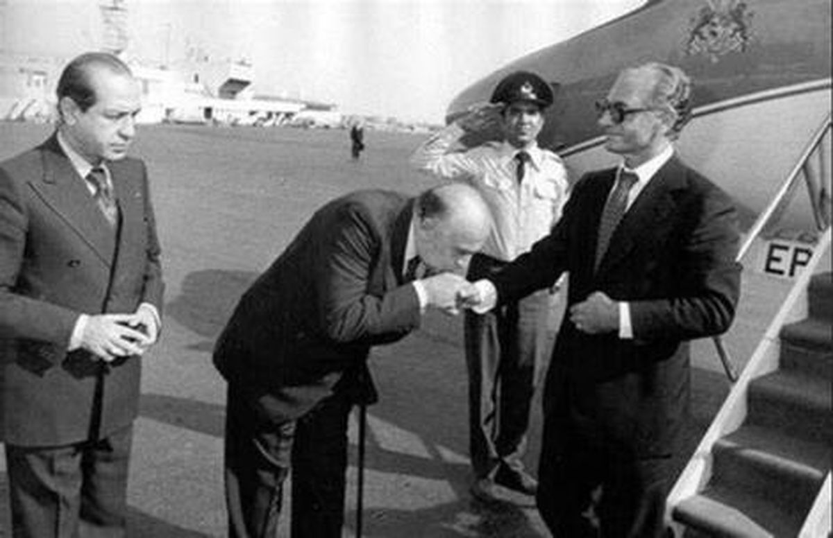 امیر عباس هویدا؛ «بلهقربانگو»یی که مالاندوز نبود/ یکی از اتهامات در دادگاه انقلاب: سانسور و توقیف مطبوعات