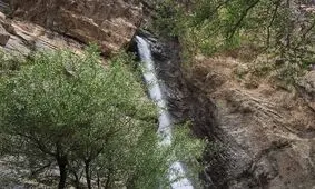 سقوط مرد جوان از آبشار به دلیل عکاسی

