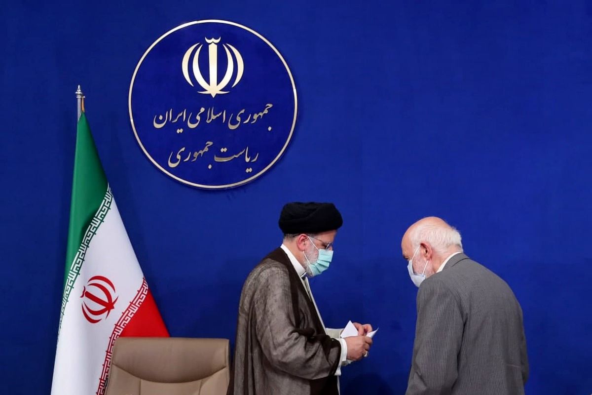 احمد توکلی در نامه انتقادی به رئیسی: کدامیک از این ستمگریها را میتوانید پاسخ دهید؟