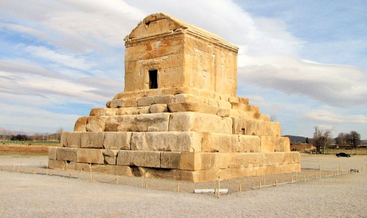 چرا جاده منتهی به پاسارگاد در لحظه تحویل سال بسته بود؟