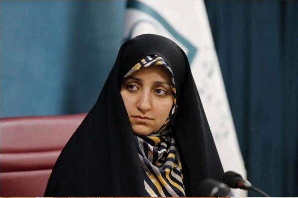 مبدا پیامکهای ارسالی تذکر حجاب هنوز نامعلوم است/ در تلاشیم دریابیم پیامکها با چه هدفی و ذیل کدام قانون ارسال میشود؟/ مجلس «آموزش نحوه مواجهه با زنانِ خشونت دیده» را حذف و «نحوه پوشش پرسنل بیمارستان» را اضافه کرده بود!