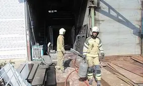 آتش سوزی در محله پامنار؛ یک آتش‌نشان مصدوم شد/ ویدئو