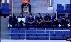 زنان فوتسالیست عراقی تماشاچی دیدار ایران با عراق

