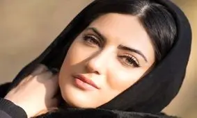 عکسی باوقار از هلیا امامی در مترو