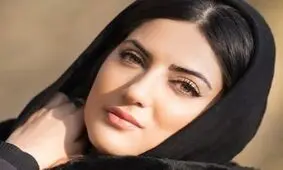 عکسی باوقار از هلیا امامی در مترو