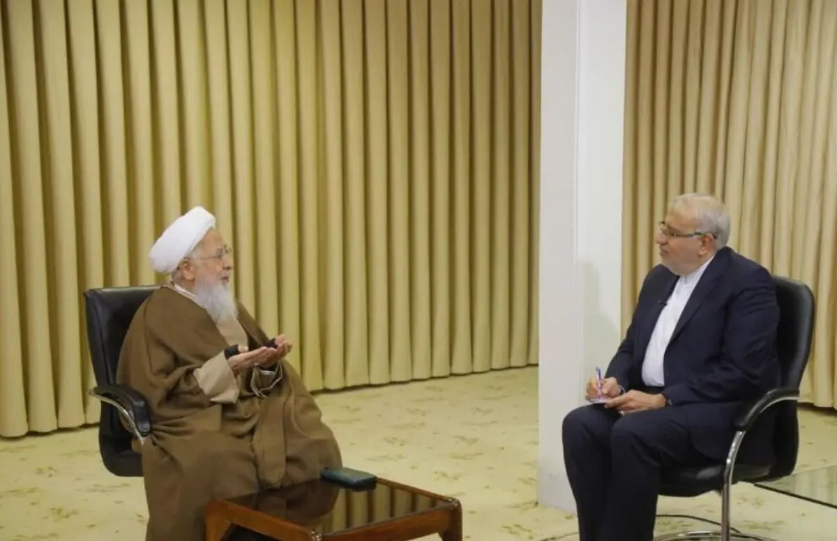 آیت الله جوادی آملی: ملت اگر بخواهد بایستد باید جیب و کیفش پر باشد

