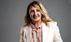 مادر نوش آفرین درگذشت/ عکس

