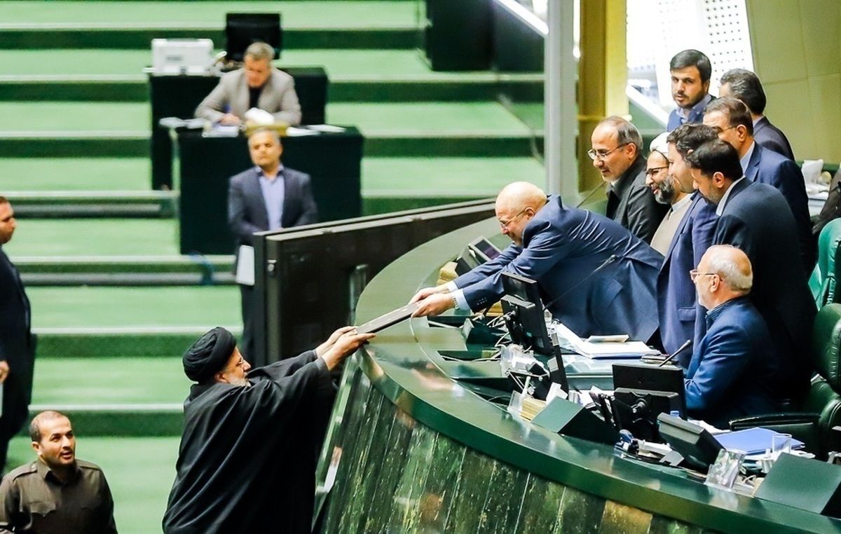 از مخالفت دولت با افزایش حقوق ها تا بودجه‌ صعودی صدا و سیما