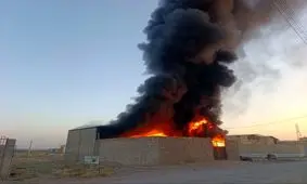 آتش‌سوزی در محل دپوی ‌ضایعات کاشان/ مردم نگران نباشند