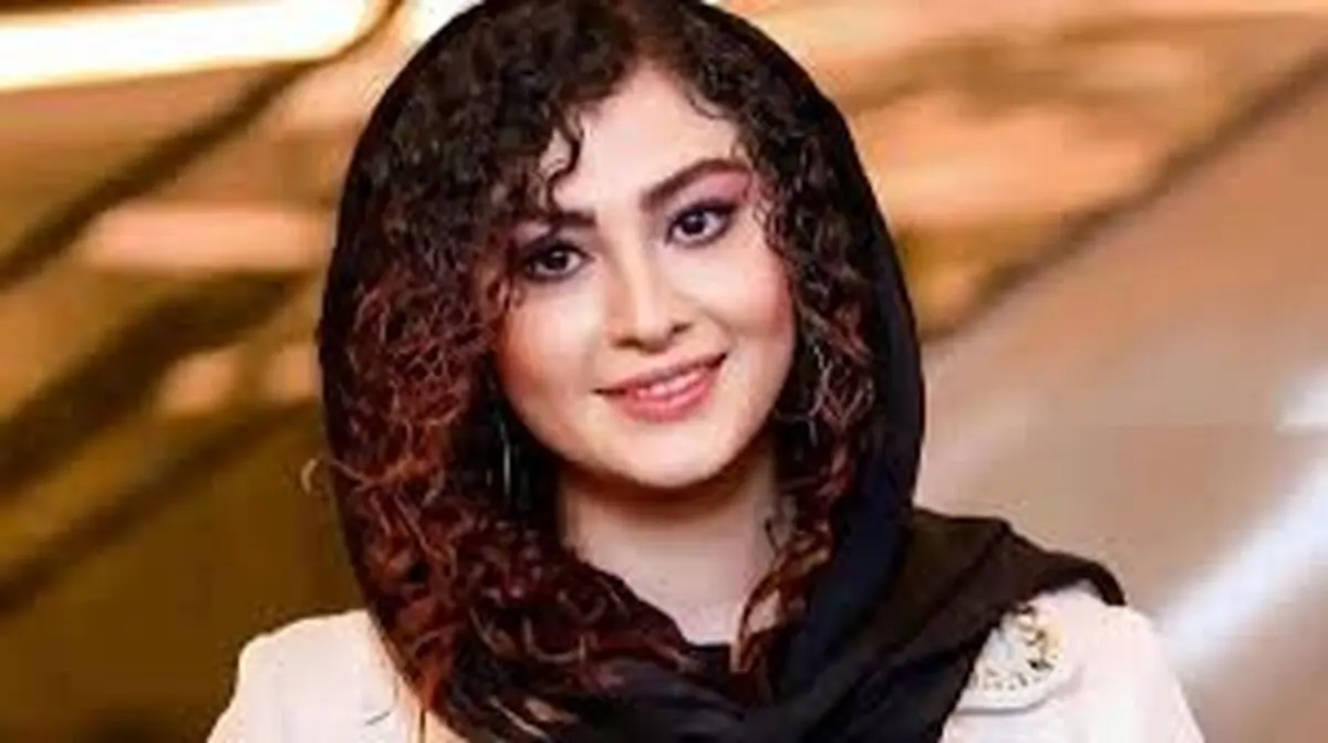 مریم مومن: پدرم گفت می خواهد مادرم را ادب کند؛ روزی زنگ زدم که عروسی پدرم با زن جدیدش بود