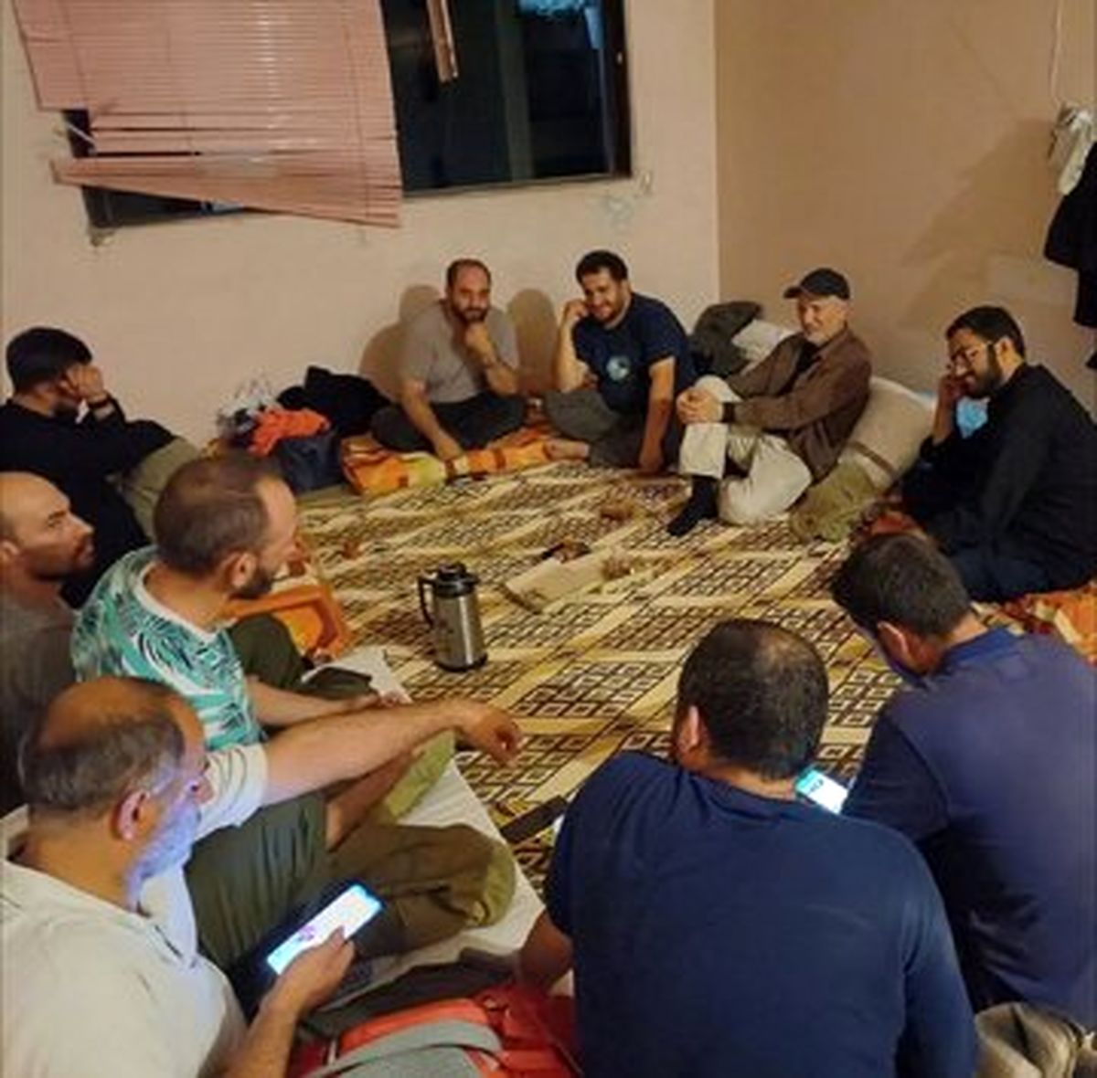 واکنش رهبر انقلاب به توهینهای علیه عطاءالله مهاجرانی/ دنیا چرخش دارد، مهاجرانی در خرابه های بیروت است و مهدی نصیری از تسلیم می گوید