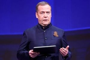 مدودف: فرانسه رئیس جمهور ندارد