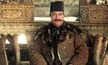 «ناصرالدین شاه» در کنار مادر و خواهرش، عزت الدوله