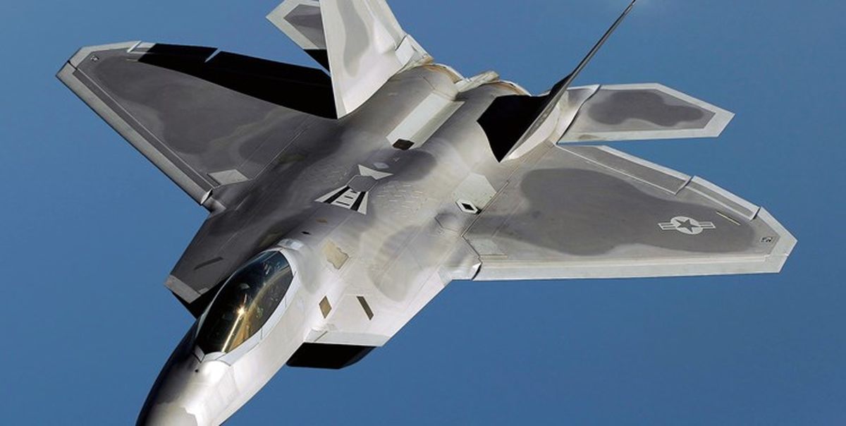 ترامپ: روسیه را با جنگنده‌‌های اف-22 با پرچم چین بمباران کنیم

