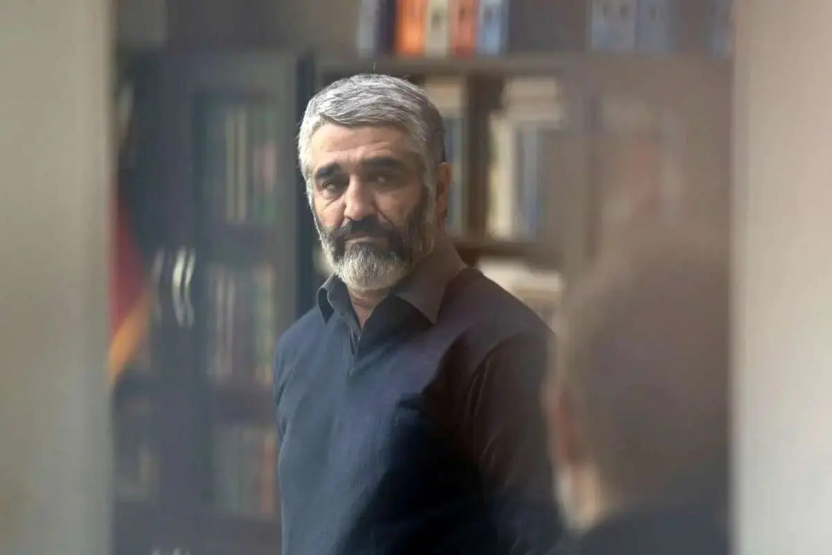 قاضی کارکشته دادسرا تمام قد سمت پژمان جمشیدی ایستاد/ ویدئو