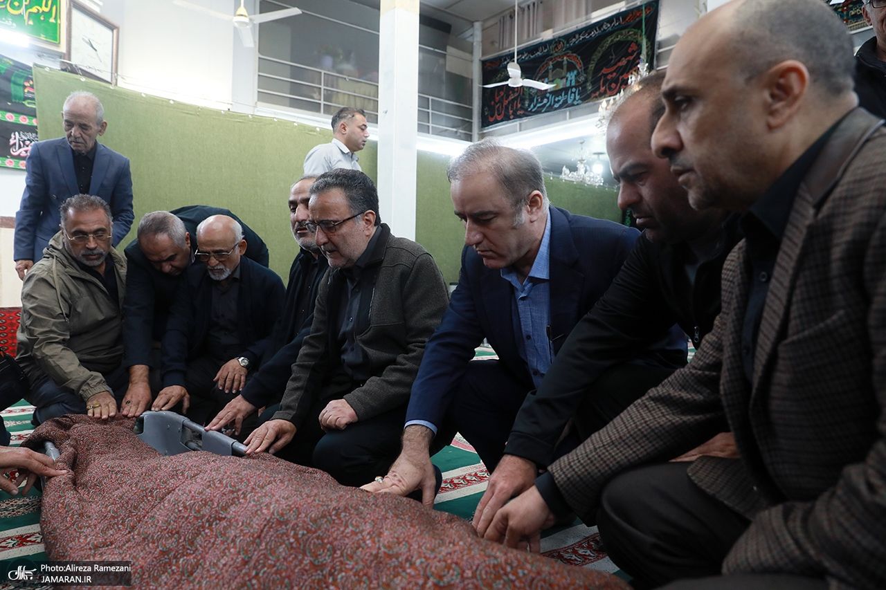 تصاویر: مراسم تشییع برادر سید مصطفی تاجزاده