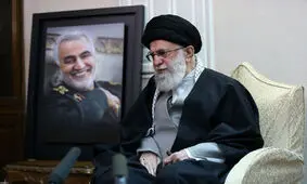 چه کسی خبر شهادت سردار سلیمانی را به رهبر انقلاب داد و واکنش ایشان چه بود؟

