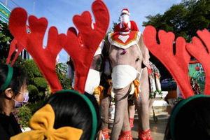 عجیب ترین بابانوئل جهان در تایلند/ ویدئو