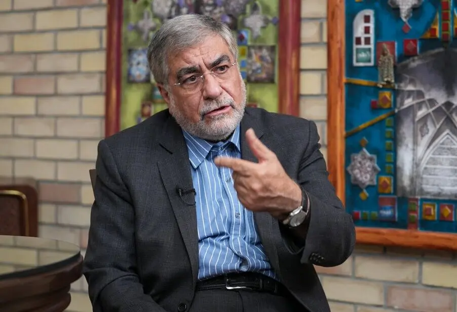 علی جنتی: آمریکا پیش از انتخابات ممکن است «مادر همه بمب‌ها» را برای کوه کلنگ به کار گیرد و اسرائیل در پی حمله غافلگیرانه و ترور لایه‌ای دیگر از مقامات است