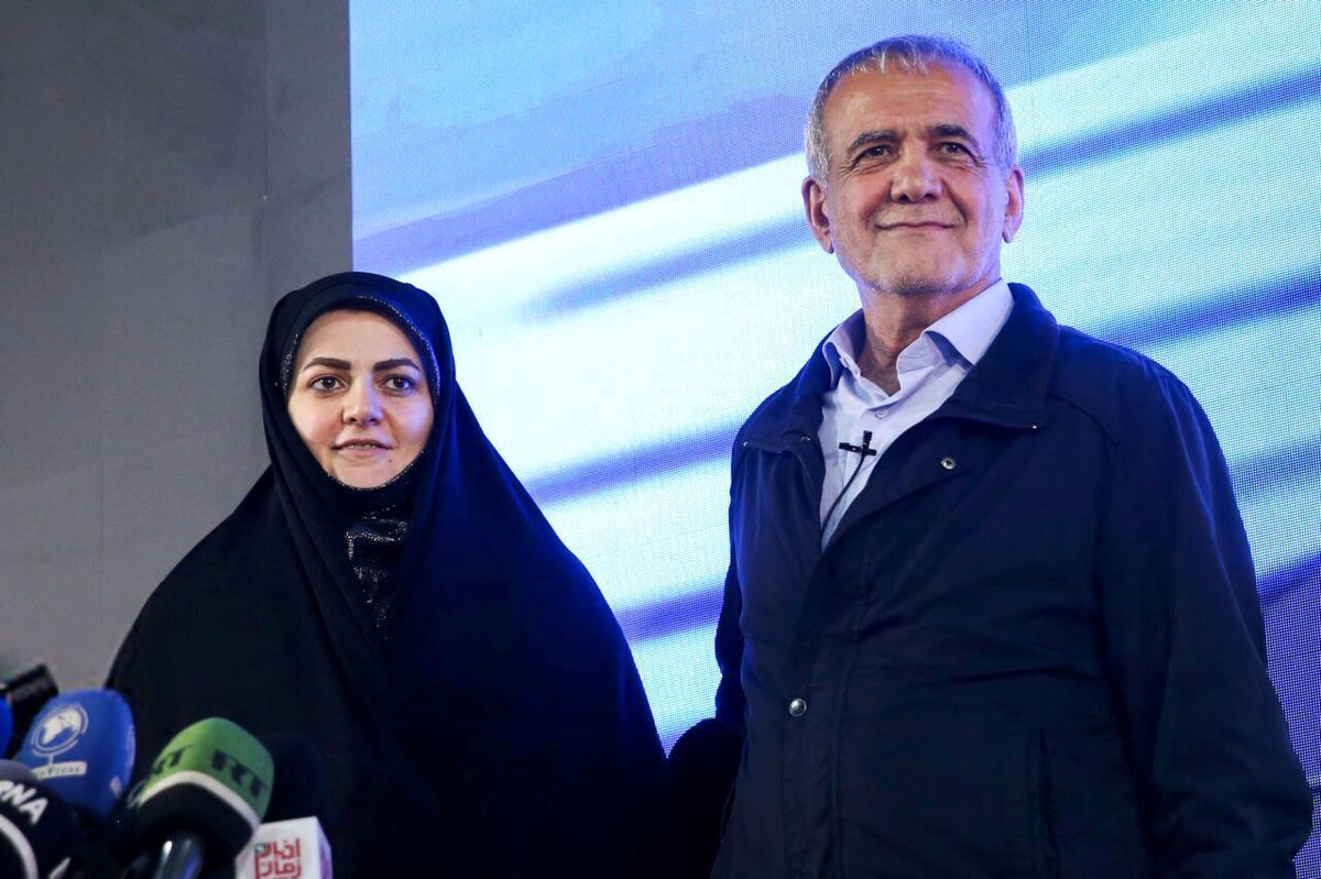 حضور دختر پزشکیان در جمع همسران روساى جمهور عضو سازمان شانگهاى در تیانجین/ عکس
