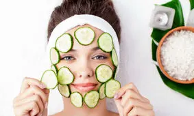 نقش اسید هیالورونیک و اسیدهای میوه در محصولات پوستی چیست؟