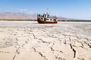 برداشت لیتیوم از بستر دریاچه ارومیه حقیقت دارد؟
