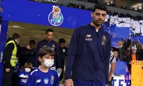 افطار مهدی طارمی در دقیقه ۲۰ بازی با اسپورتینگ / ویدئو