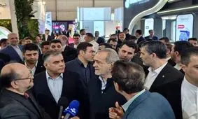 بازدید پزشکیان از نمایشگاه بین‌المللی نفت، گاز و پتروشیمی

