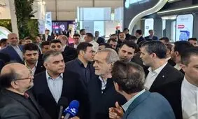 بازدید پزشکیان از نمایشگاه بین‌المللی نفت، گاز و پتروشیمی

