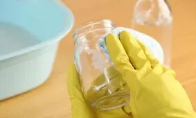 تکنیک ساده و سریع پاک کردن برچسب شیشه