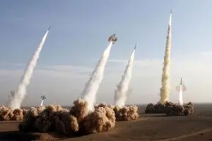 وال‌استریت ژورنال: ایران برای جنگ آماده می‌شود