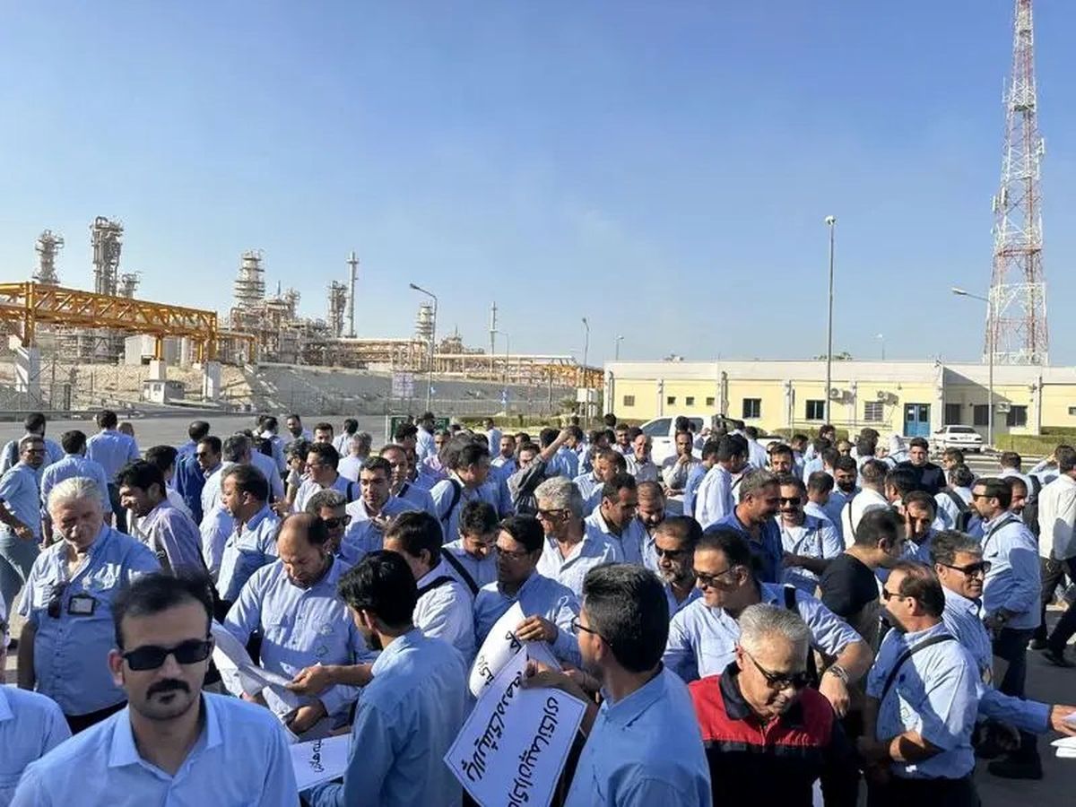اعتراضِ کارگران پیمانکاری پارس جنوبی ادامه دارد/ هیچکس پاسخگو نبوده است