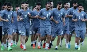 پرسه سگ‌ها در تمرینات استقلال خوزستان/ عکس