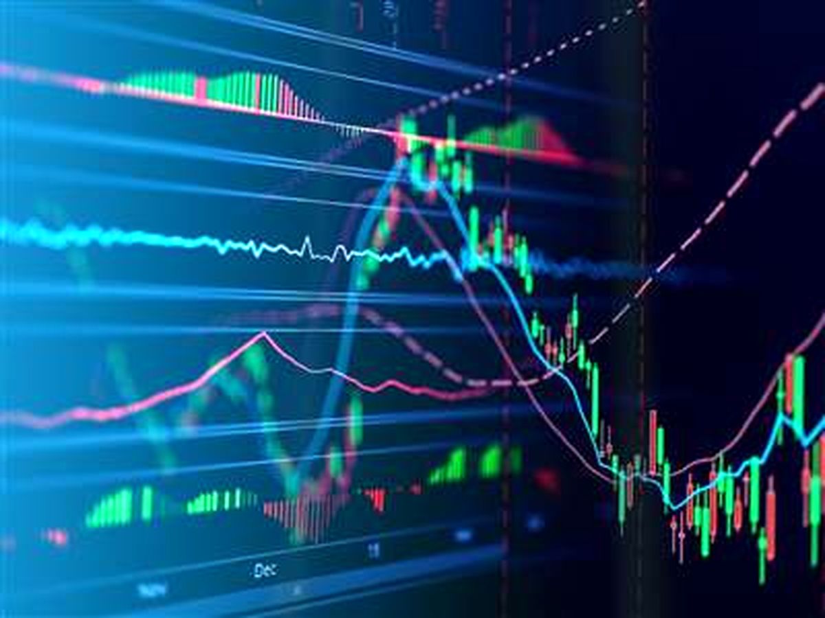 ثبات بازار سرمایه در ۶ ماه دوم سال/ دولت فعلا دست از سر پتروشیمی‌ها برداشته است