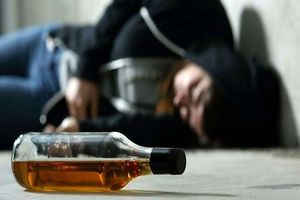 مصرف مشروبات الکلی منجر به دو فوتی و نابینایی ۲ نفر شد

