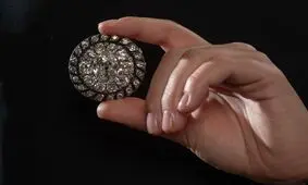 سنجاق الماس ناپلئون به مزایده می‌رود